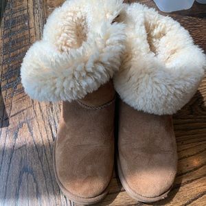 real women’s UGG boots - tan size 7